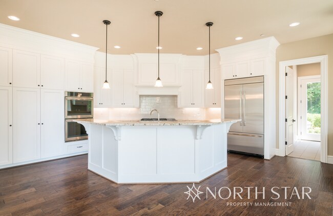 Building Photo - Executive Custom Home with River View on Acreage in West Linn