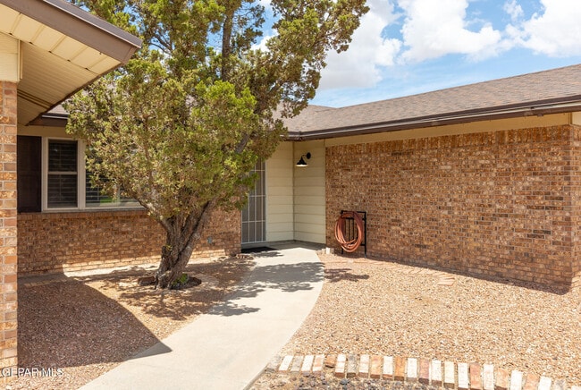Building Photo - 3021 Fierro Dr