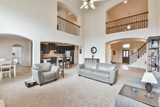 Building Photo - 1236 Laurel Lp