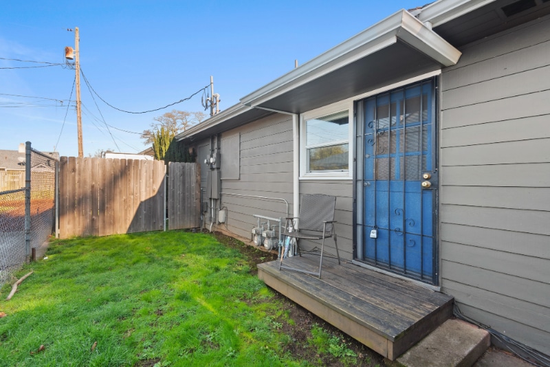 Building Photo - 3110 E 24th St