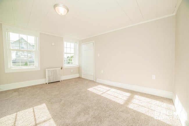 Building Photo - 33 N Penn St