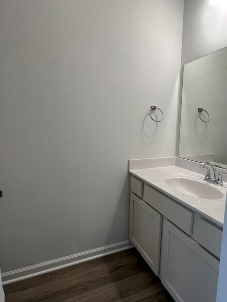 Building Photo - 967 Horse Mountain Rd