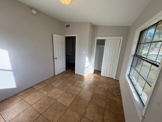 Building Photo - 3 Bed / 2 Bath Single-Family Home Near Downtown Eustis