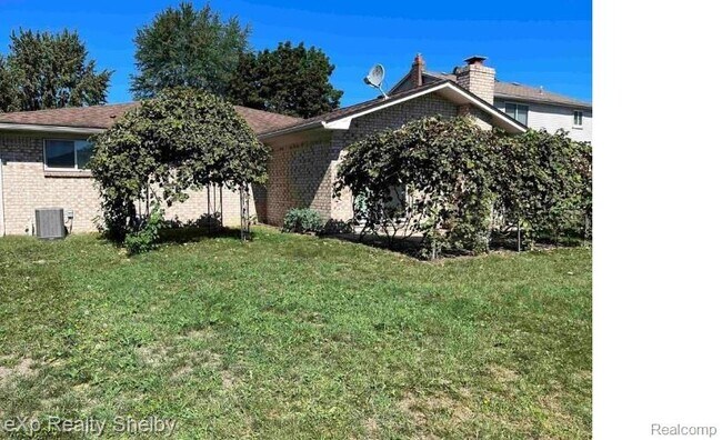 Building Photo - 13770 White Cap Dr