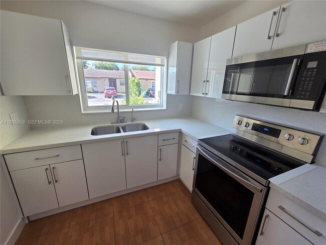 Building Photo - 2851 NW 203rd Ln