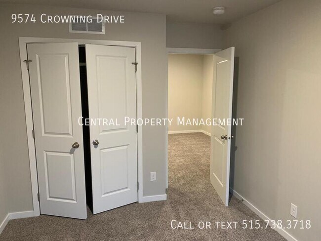 Building Photo - 9574 Crowning Dr