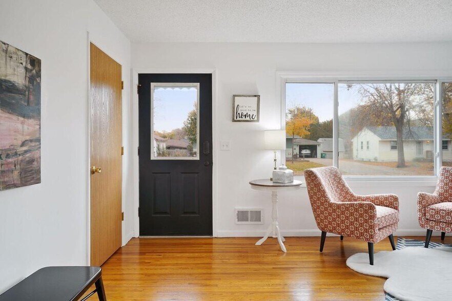 Building Photo - 5060 Hughes Ave NE