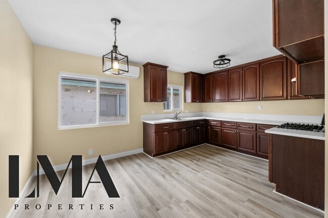 Building Photo - 4317 W 120th St