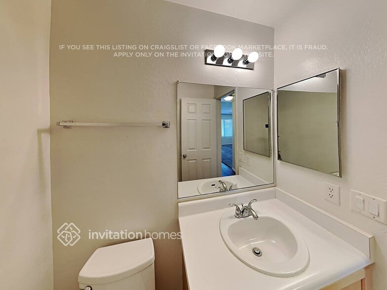 Building Photo - 10513 W Alvarado Rd