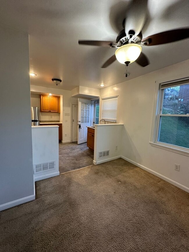 Building Photo - 3013 Glendale Ave