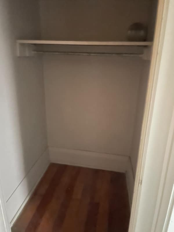 Building Photo - 5 Circle St