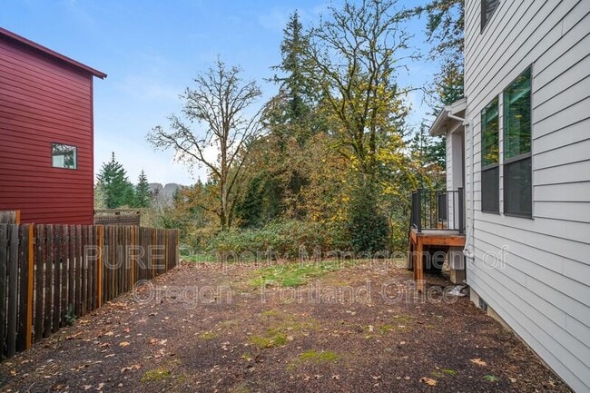 Building Photo - 995 SE Olive Way