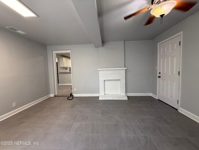 Building Photo - 1909 Layton Rd