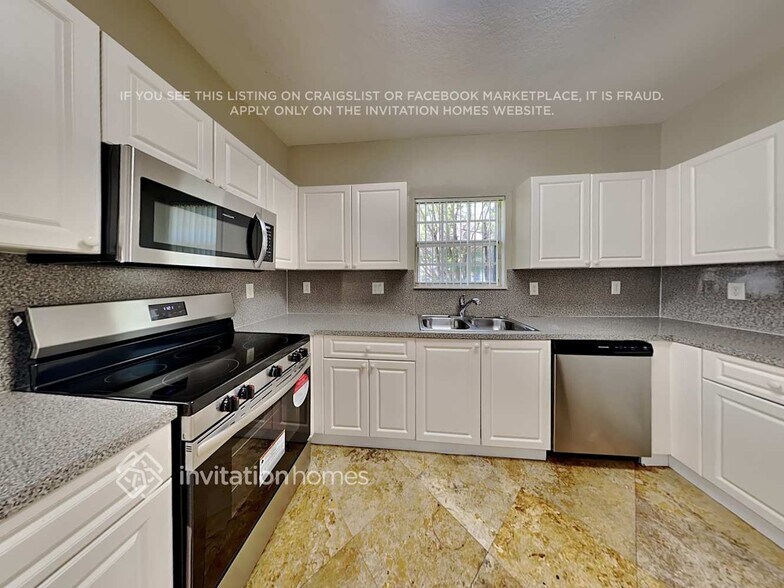 Building Photo - 17717 SW 135th Ct