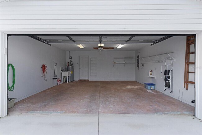 Building Photo - 807 Ramos Dr