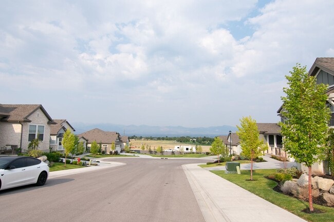 Building Photo - Gorgeous 2-Story Home In a Gated Community!
