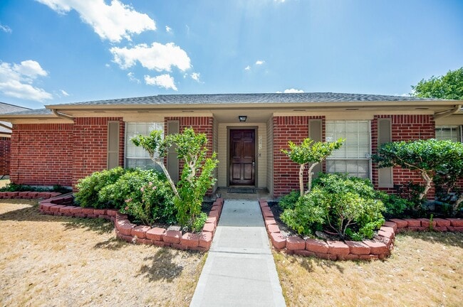 Primary Photo - 13211 Rosstown Dr