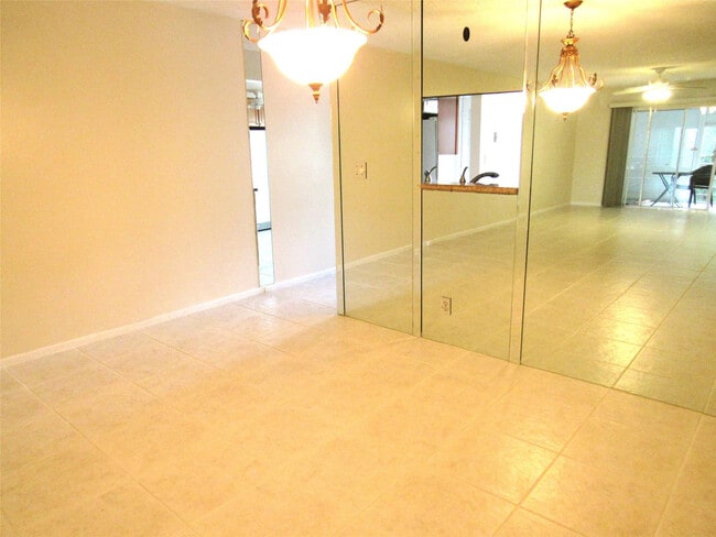 Building Photo - 3001 Portofino Isle