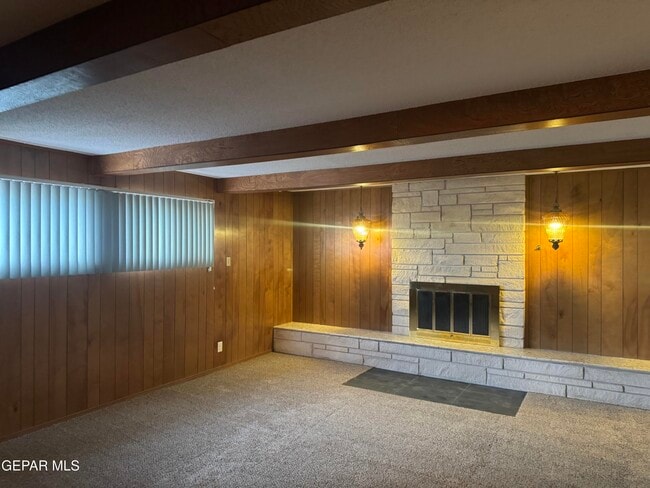 Building Photo - 8800 Sampson Ct