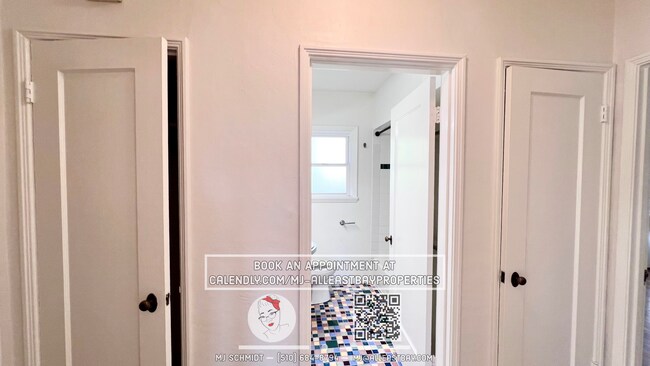 Building Photo - Spacious 2 bedroom Home w/ Backyard, Garage, and pet friendly!