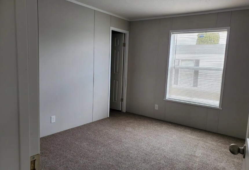 Building Photo - 6584 S Hampshire Dr