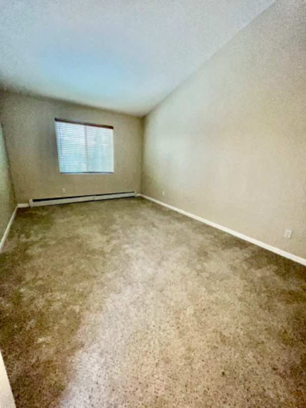 Building Photo - 171 Burgundy Cir