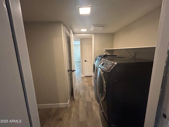 Building Photo - 1611 W Musket Way