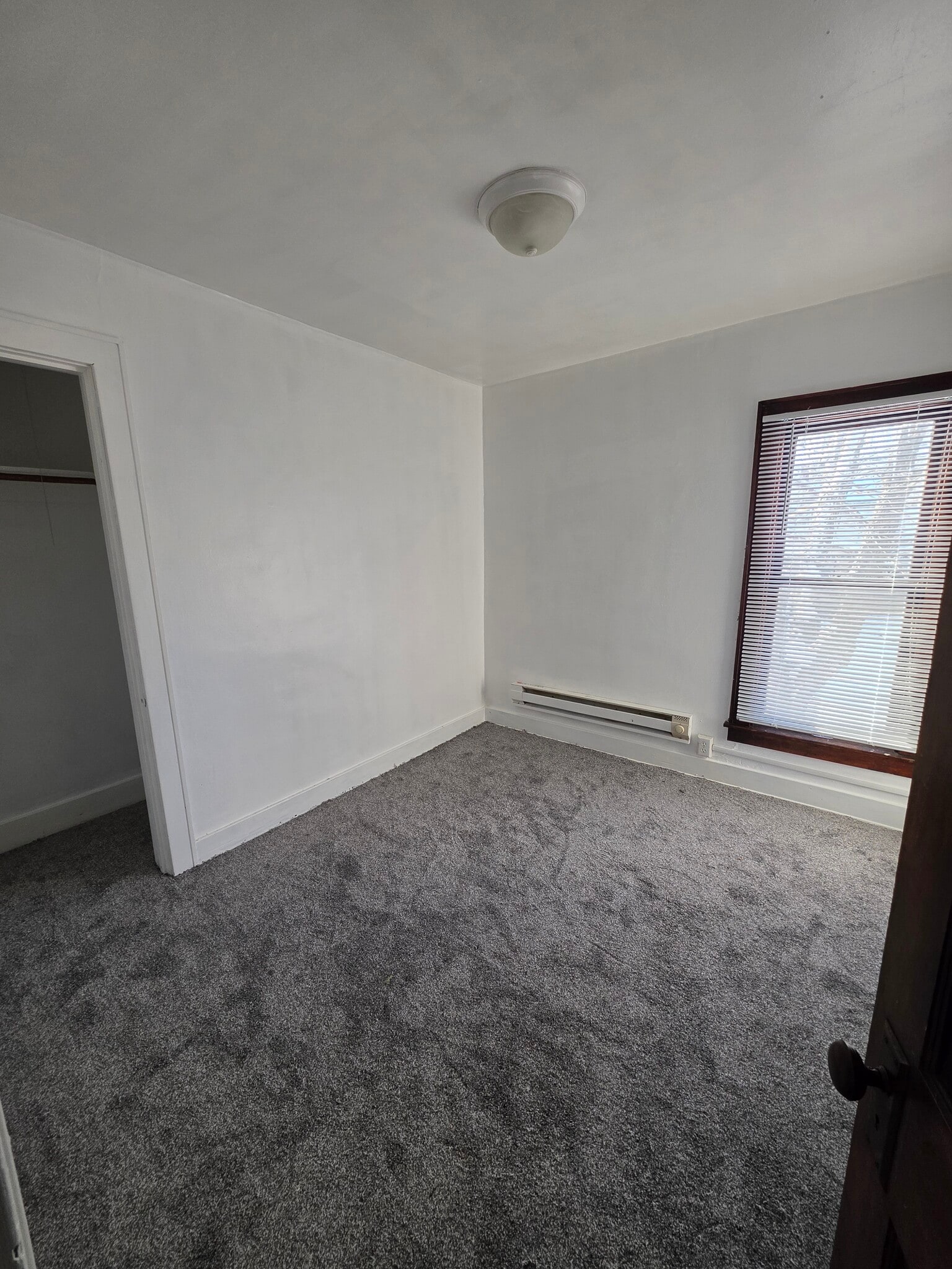 Building Photo - 833 10th St NW