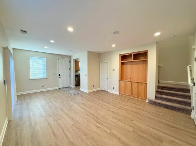 Building Photo - 110 Montage Dr