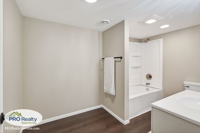 Building Photo - Recently Remodeled 4 Bedroom House