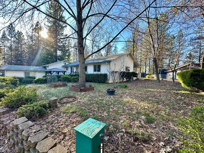 Building Photo - charming 3-bedroom, 2-bathroom