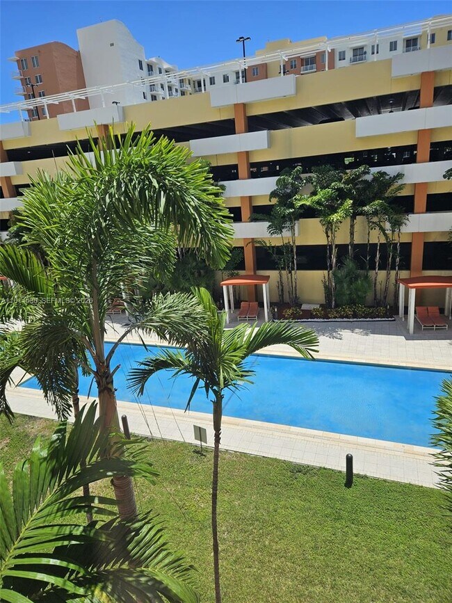 Building Photo - 2775 NE 187th St