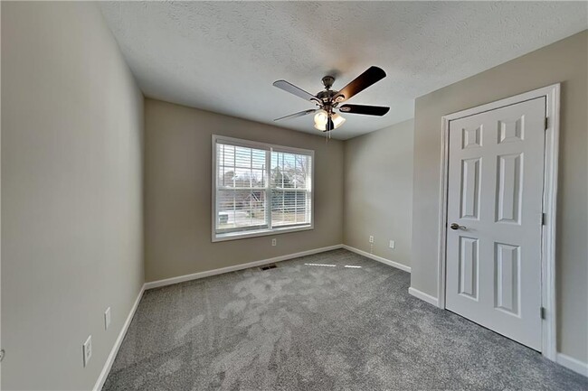 Building Photo - 178 Colton Dr