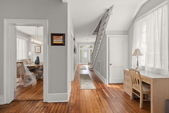 Building Photo - 335 Ashley Ave