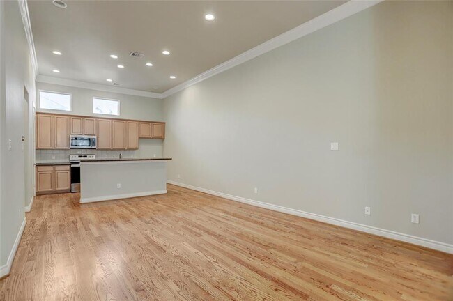 Building Photo - 9133 Creekstone Lake Dr