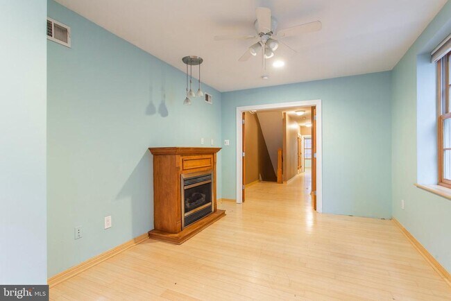 Building Photo - 4436 Sansom St