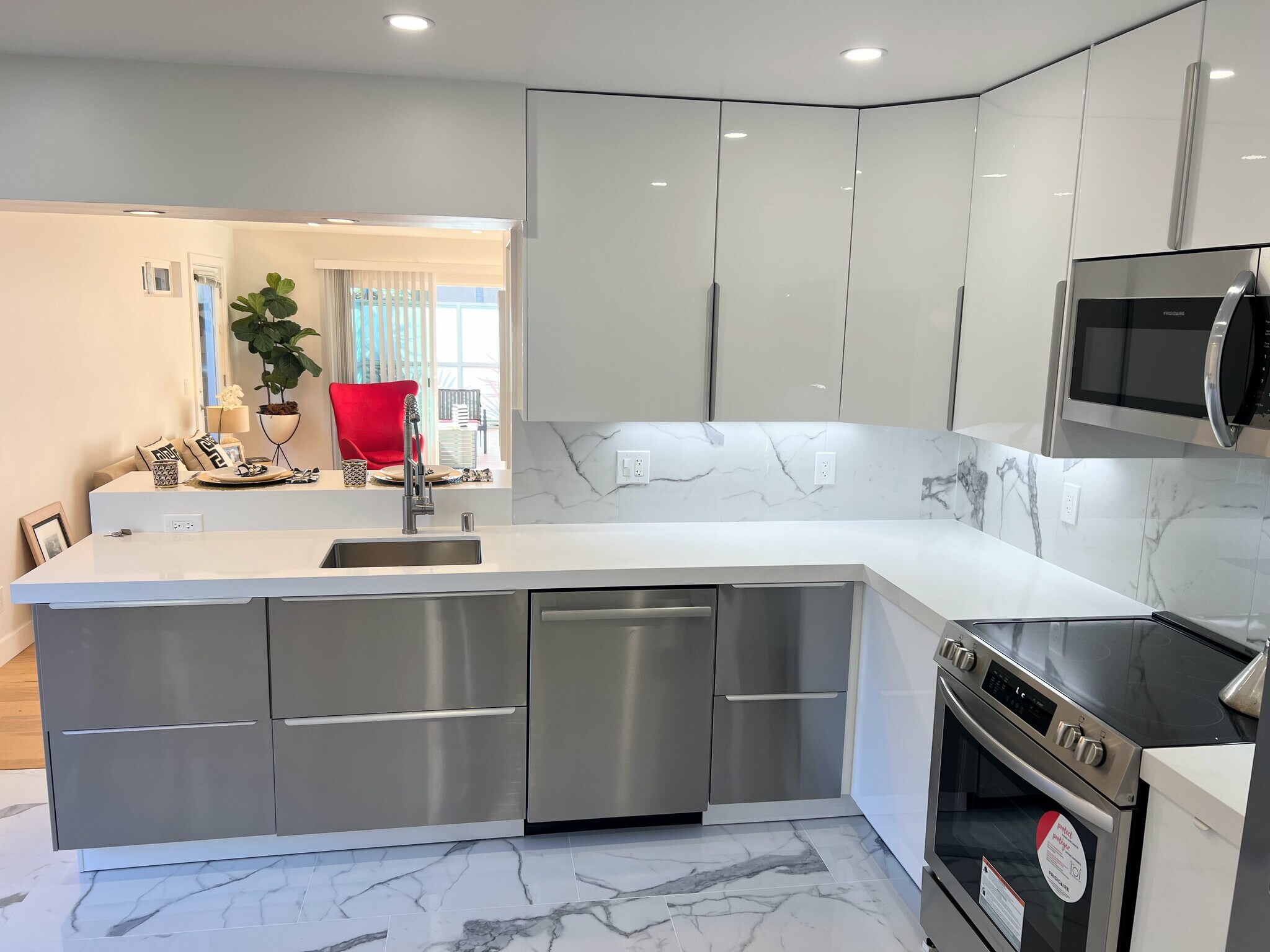 All NEW kitchen, high-gloss and stainless steel cabinets, quartz counters - 2233 Manchester Ave