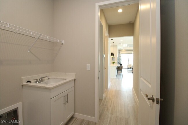 Building Photo - 14723 Kingfisher Lp