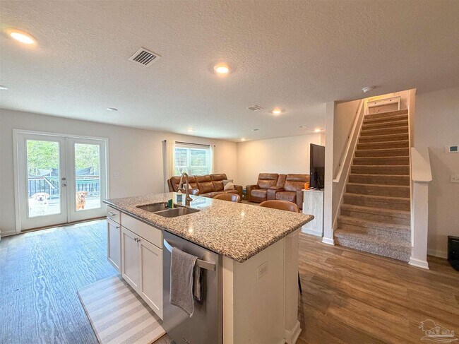 Building Photo - 5469 Merlin