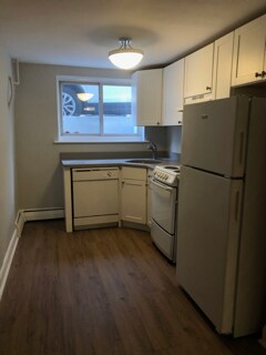 Building Photo - 63 Selkirk Rd