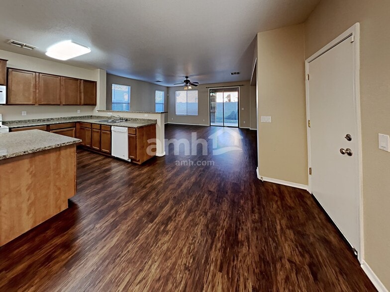 Building Photo - 3880 E Kesler Ln