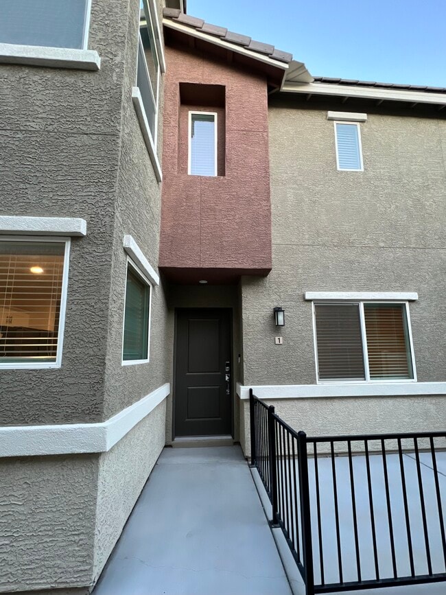 Building Photo - 12185 Scarlet Ember Rd