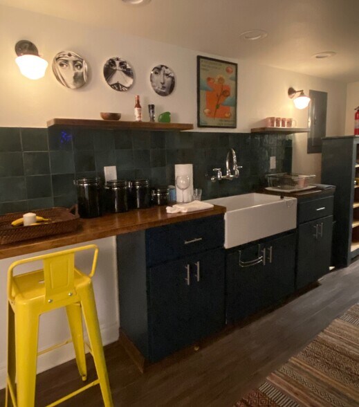 Building Photo - 3925 SE Harold St