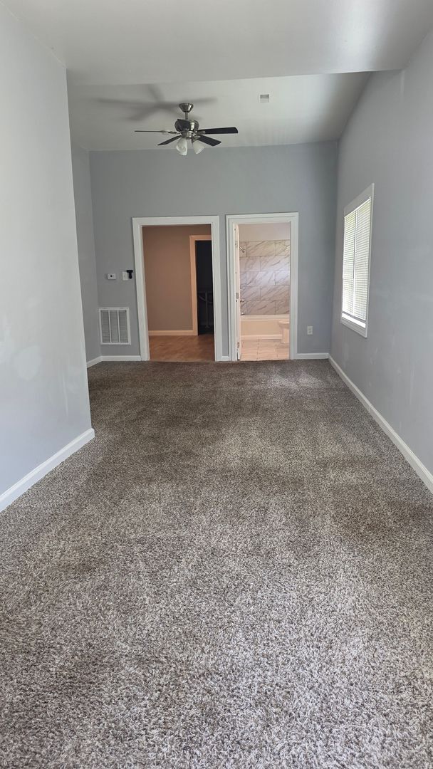 Building Photo - 3 Bedroom in rare to rent area!