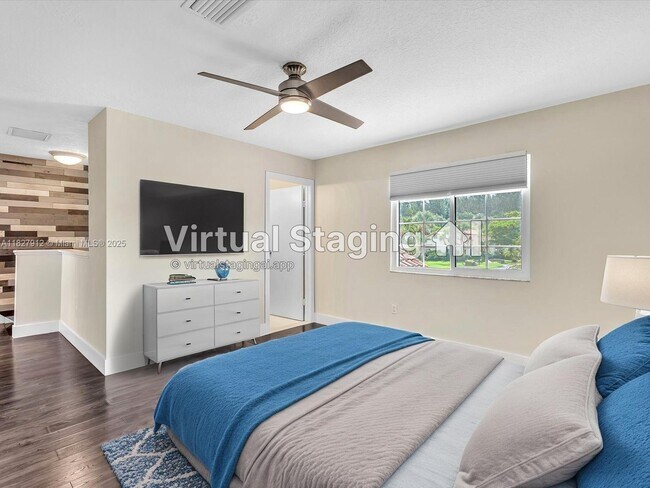 Building Photo - 10323 Hidden Springs Ct