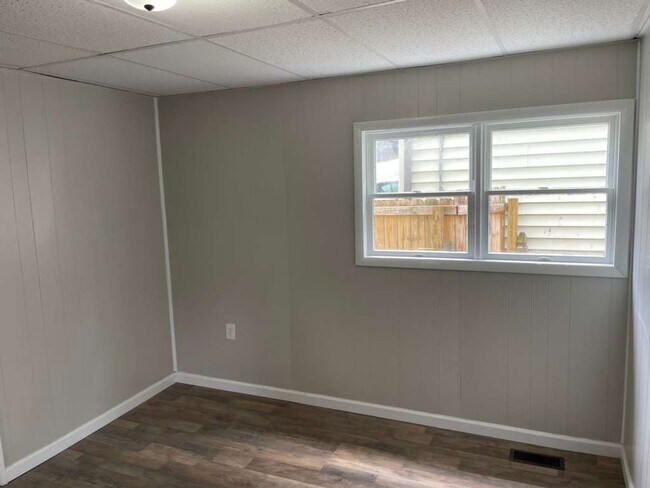 Building Photo - 315 10th St