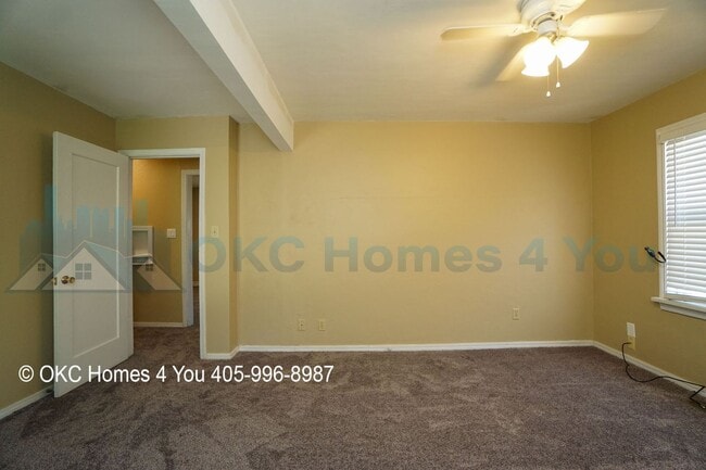 Building Photo - Stylish, Updated 2 Bedroom House!