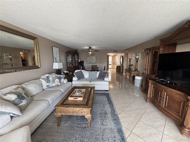 Building Photo - 4100 Galt Ocean Dr