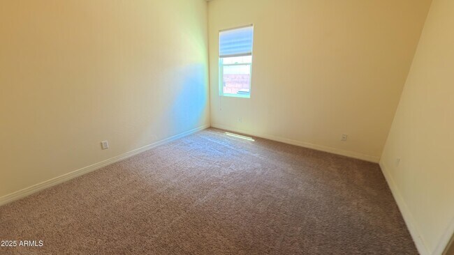 Building Photo - 3742 E Comstock Dr
