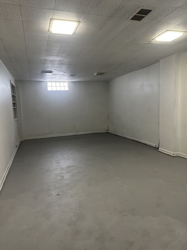 Building Photo - 3 Bed 2 Bath Home for Rent!